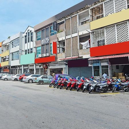 Oyo 90662 The 1975 Hotel Empire Kuantan Exterior foto